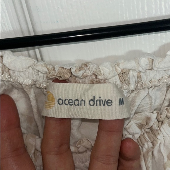 Ocean Drive Cream and Tan Ruffled Off the Shoulder Top NWOT - Picture 9 of 10